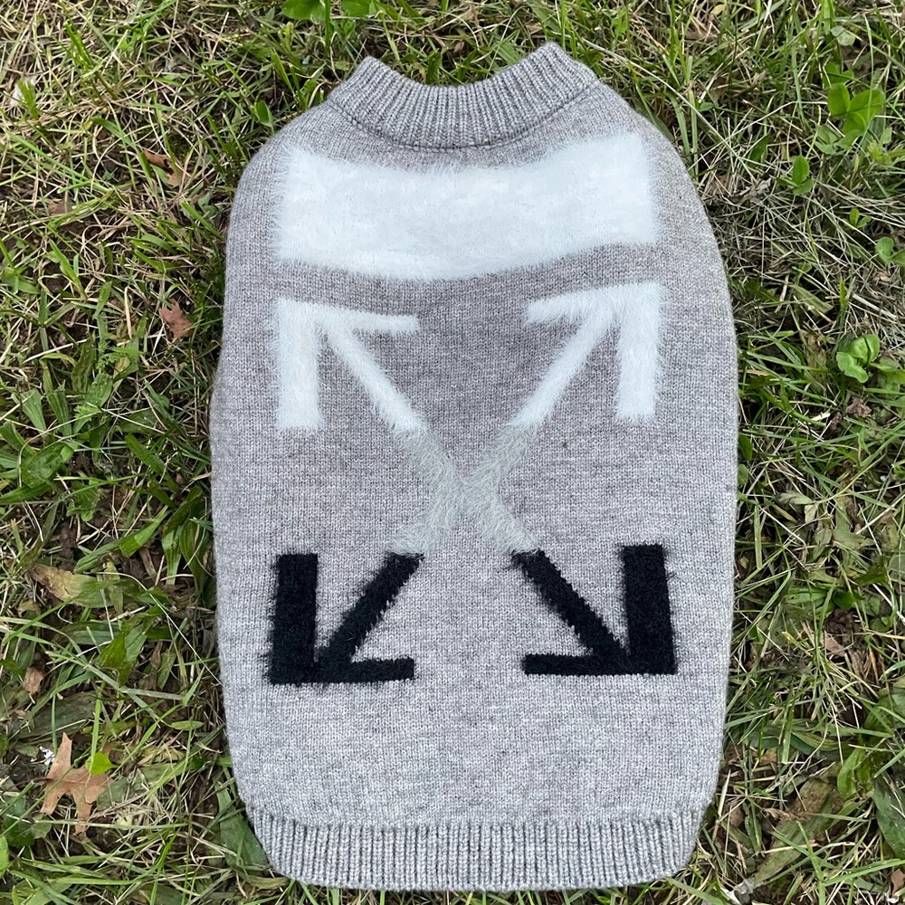 Black & White OW Sweater ⚫️⚪️
